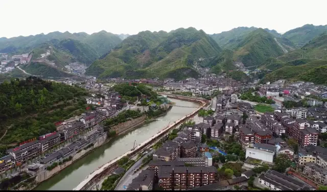 One-day tour of Maotai Town
