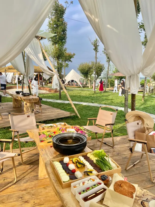 กุ้ยหยาง! แคมป์บาร์บีคิวริมทะเลสาบหงเฟิ่ง