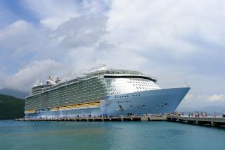 Main Beach Marine World Cruise Travel Guide