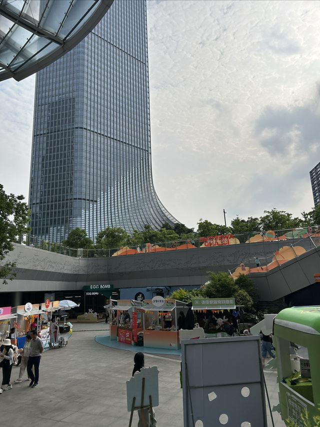 走進西岸鳳巢