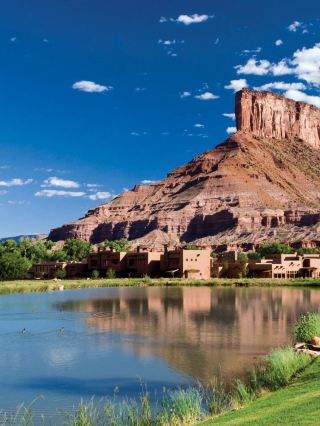 🌟 Gateway Getaway: Colorado's Hidden Gem Hotels 🏞️