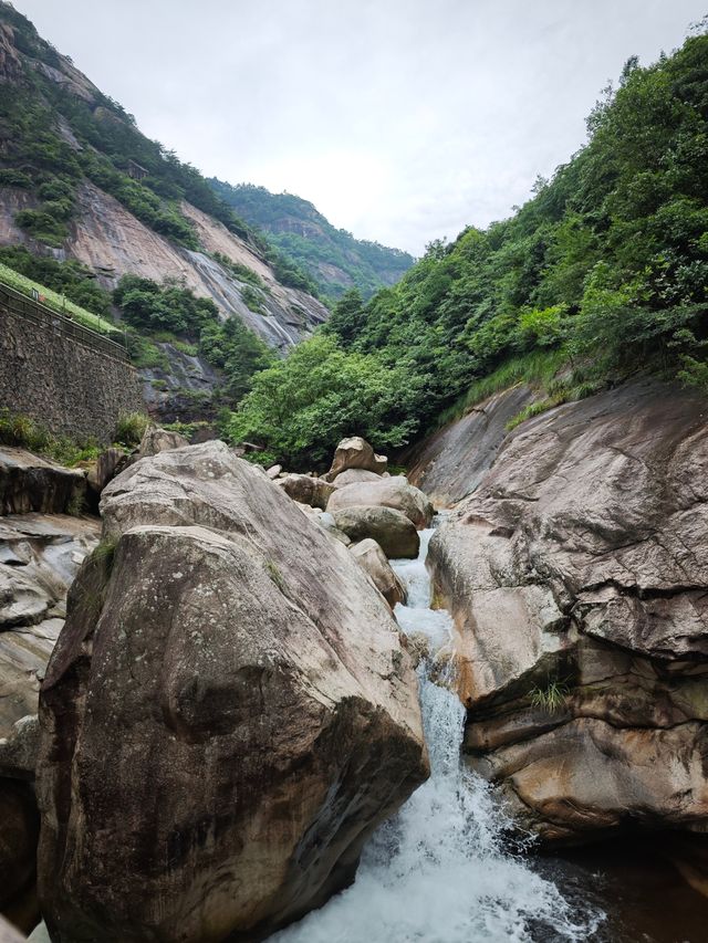 皖南秘境·離城市不遠，離自然很近鄣山大峽谷