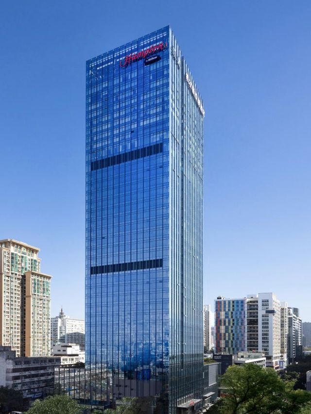 🏨✨ Shenzhen Stay: High-Rise Comfort & Connectivity 🌐🛌