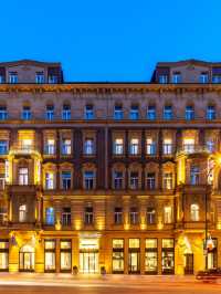 🌟 Prague's Finest: Radisson Blu's Chic Comfort 🌟
