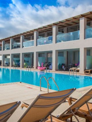 🌟 Gouves Getaway: Splash & Stay in Style 🏖️🇬🇷