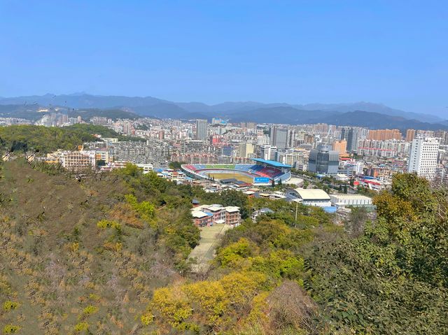 上海最奇特嘅古塔，斜度遠遠超過意大利比薩斜塔。