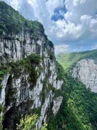 廣西百色|大石圍天坑群•這曠野山河。