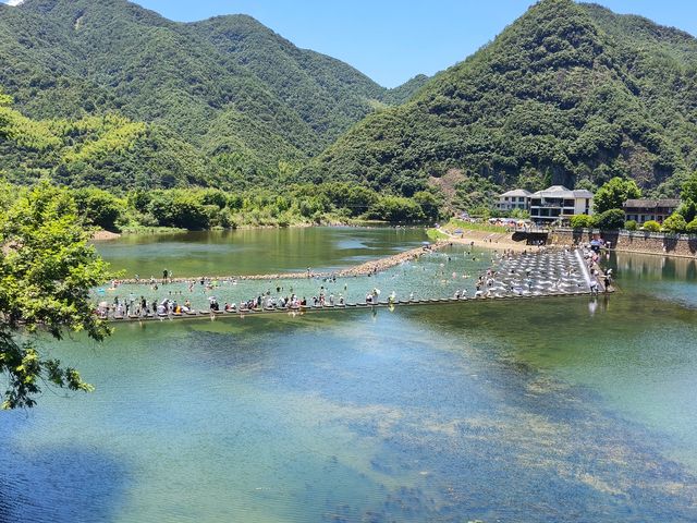 富陽龍鱗壩戲水記。