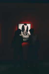 在上海邂逅奇妙現實主義的非洲風情。