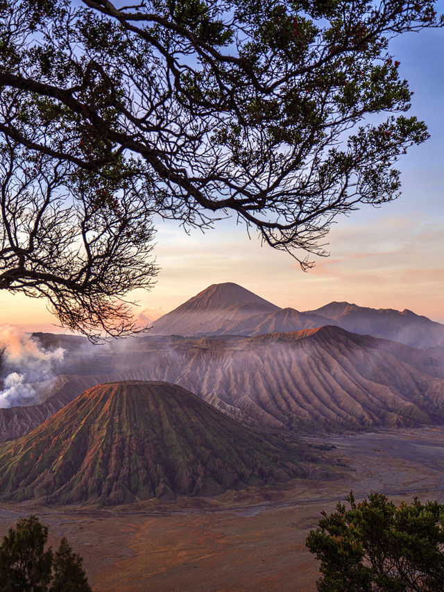 拍到孤獨星球封面｜印尼 Bromo 火山。