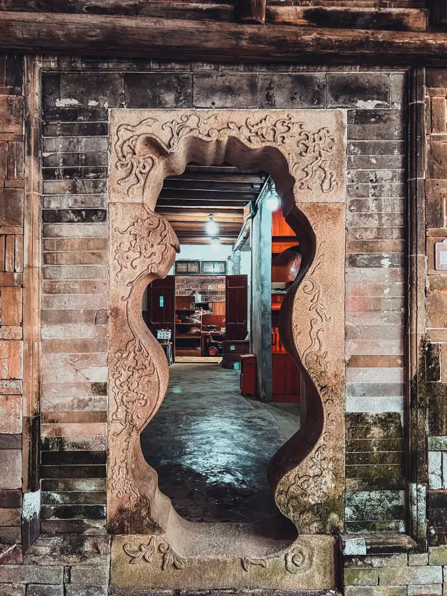 Wuyishan Tea Tasting Tour | Taste Jin Jun Mei at Xiamei Ancient Dwellings. 