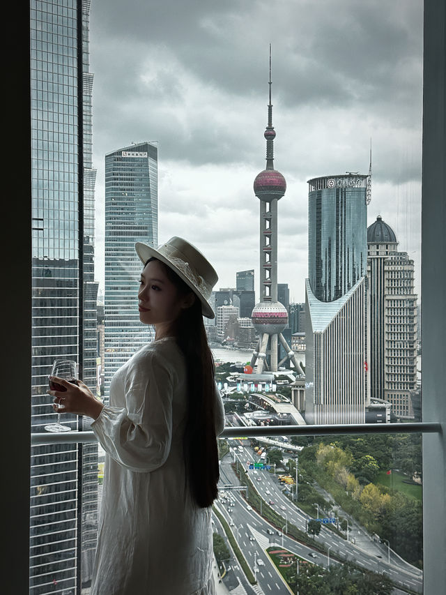 上海麗晶酒店東方明珠泳池。