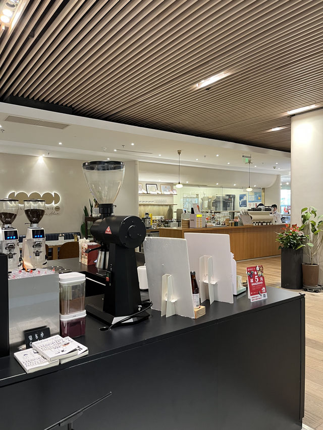 Shanghai | Tasty coffee shop in Jing’an district with good working vibe