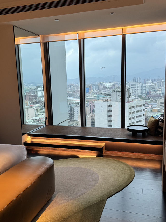 ✨台北W酒店｜把「狂歡基因」焊進每一吋空間的潮人聖地🌪️