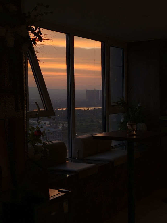 在美曼，邂逅一場湖光日光之約