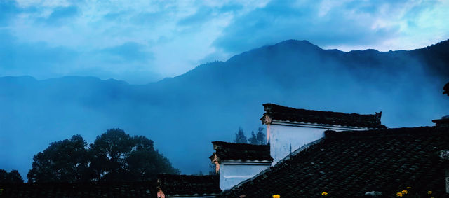 夏日夜遊篁嶺，欣賞橫匾