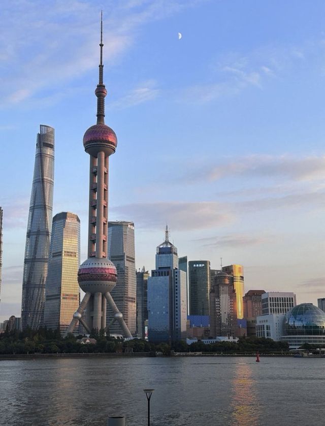 上海外灘——百年風雲交匯處，摩登與復古的詩篇