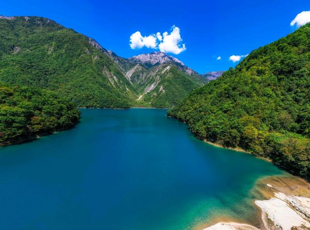 以下是關於隴南嘅美景、特色同旅遊攻略介紹: 以下是關於隴南嘅美景、特色同旅遊攻略介紹: