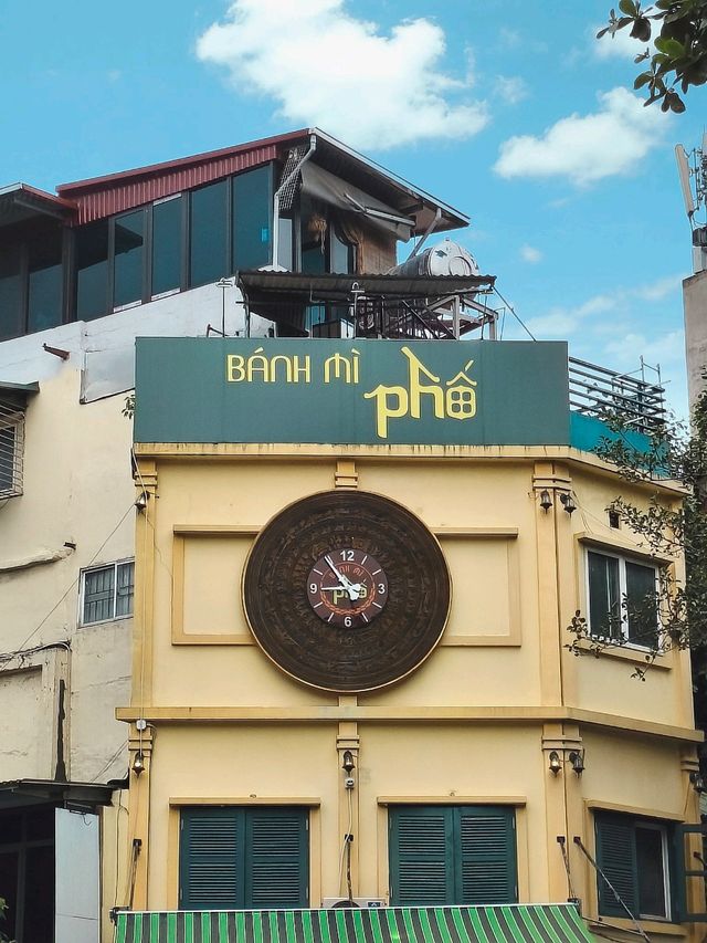 HANOI OLD QUARTER: Blast from the past 😍
