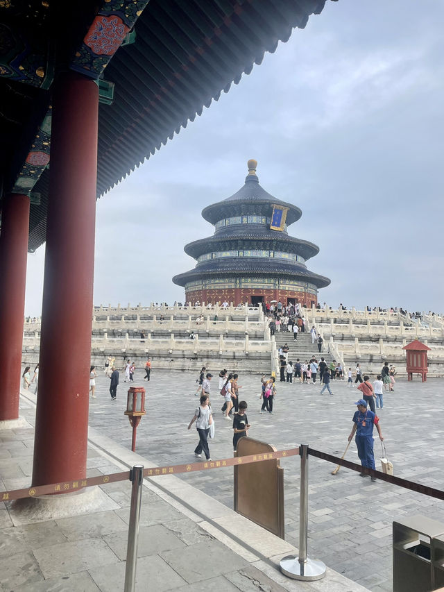 ULTIMATE CHINA 15 DAYS TRIP : PANDAS, ADRENALINE AND KARAOKE BARS