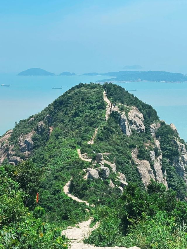 浙版麥理浩徑！7km懸崖徒步×玻璃海暴擊，台州水桶岙攻略
