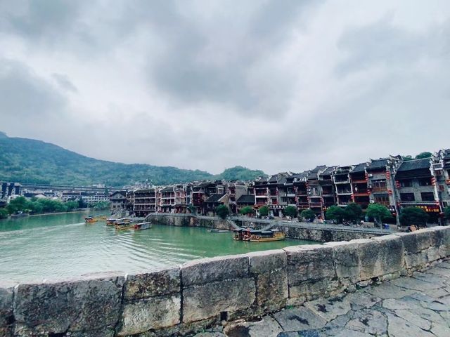 【標題】 貴陽周邊2日遊｜古鎮控必打卡！一天穿越軍事要塞，一天漫步水墨山城【正文】
沒有哪個文藝青