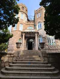 2025.11.17  八大關始建於20世紀30年代，以融合多國建築風格和四季分明的自然景觀而聞名。