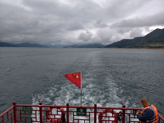 去東江湖白廊乘船觀光也太愜意了吧——湖南郴州