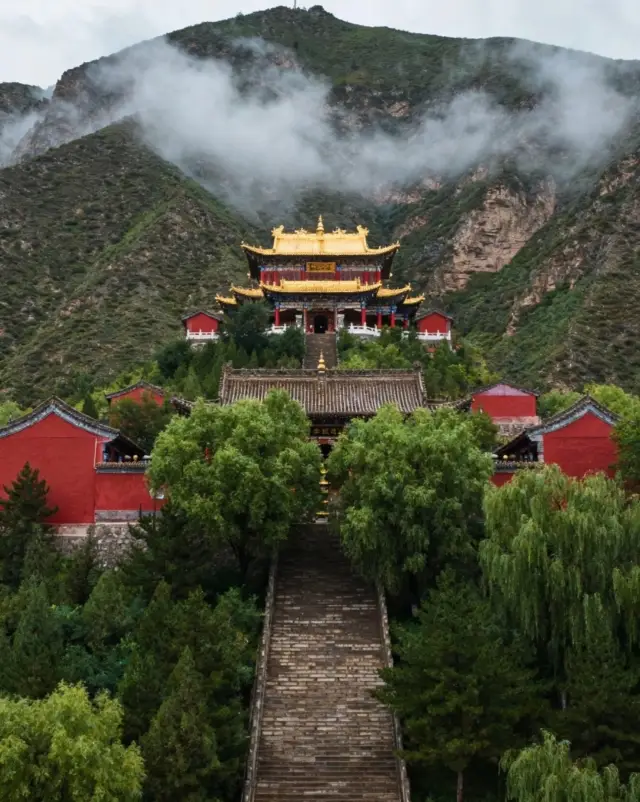 Bronze Gorge Nanny-Level Guide to Explore Stunning Attractions