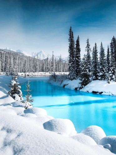 Banff + Yellowknife 8-Day Tour! Unlock the Ice and Snow Kingdom and Aurora Paradise