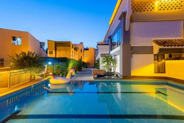 喺玖福度假酒店嘅泳池邊hea住,連時間都慢到好似變咗熱帶生果味嘅氣泡水。
喺玖福度假酒店嘅泳池邊hea住,連時間都慢到好似變咗熱帶生果味嘅氣泡水。