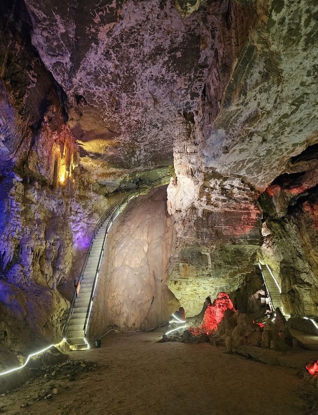 攀越絕壁 · 洞見神鷹 | 九里溝秘徑探幽指南 攀越絕壁 · 洞見神鷹 | 九里溝秘徑探幽指南