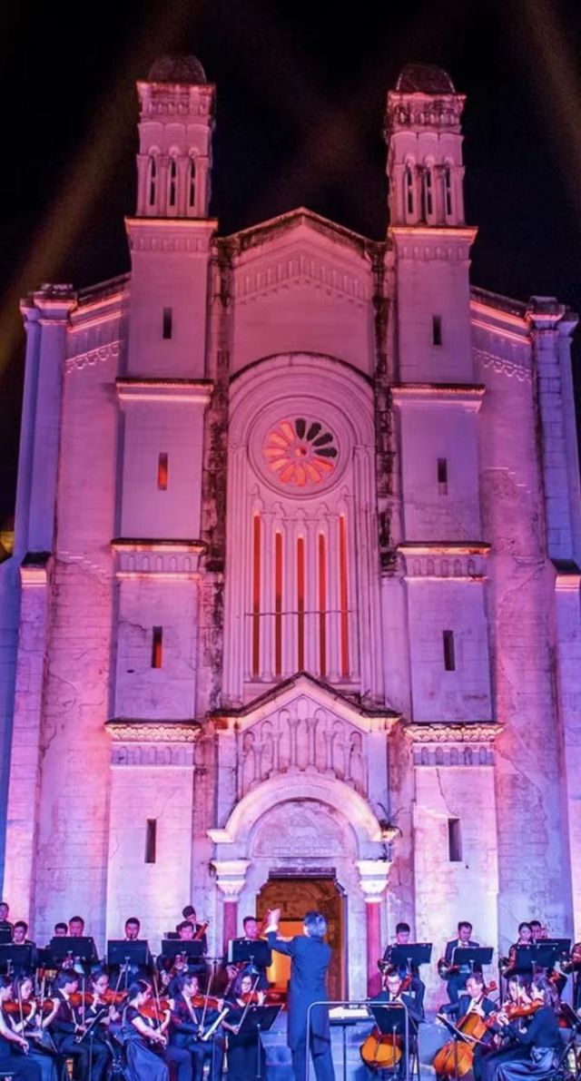 白鹿赴一場中法音樂與酒香之約 白鹿赴一場中法音樂與酒香之約