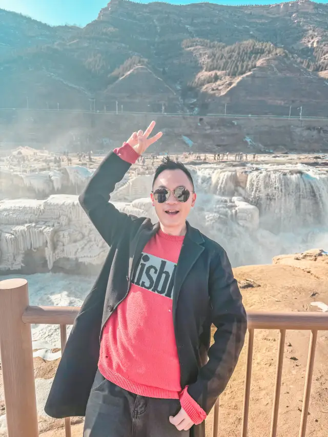 Praise for the uniquely romantic Hukou Waterfall on the Yellow River's icy wonder!