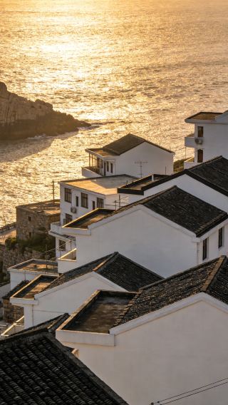 Wenling Hides a Heavenly Wonderland Ceiling
