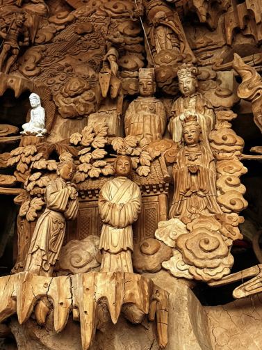 木彫り仏像の穴場探訪 | Trip.com 包頭