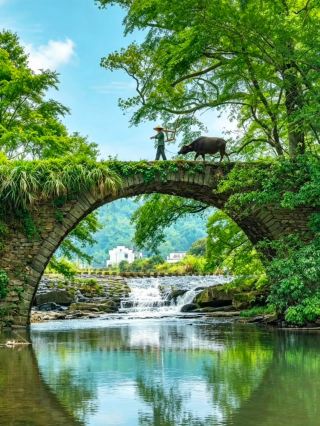 山と湖の秘境探訪の旅