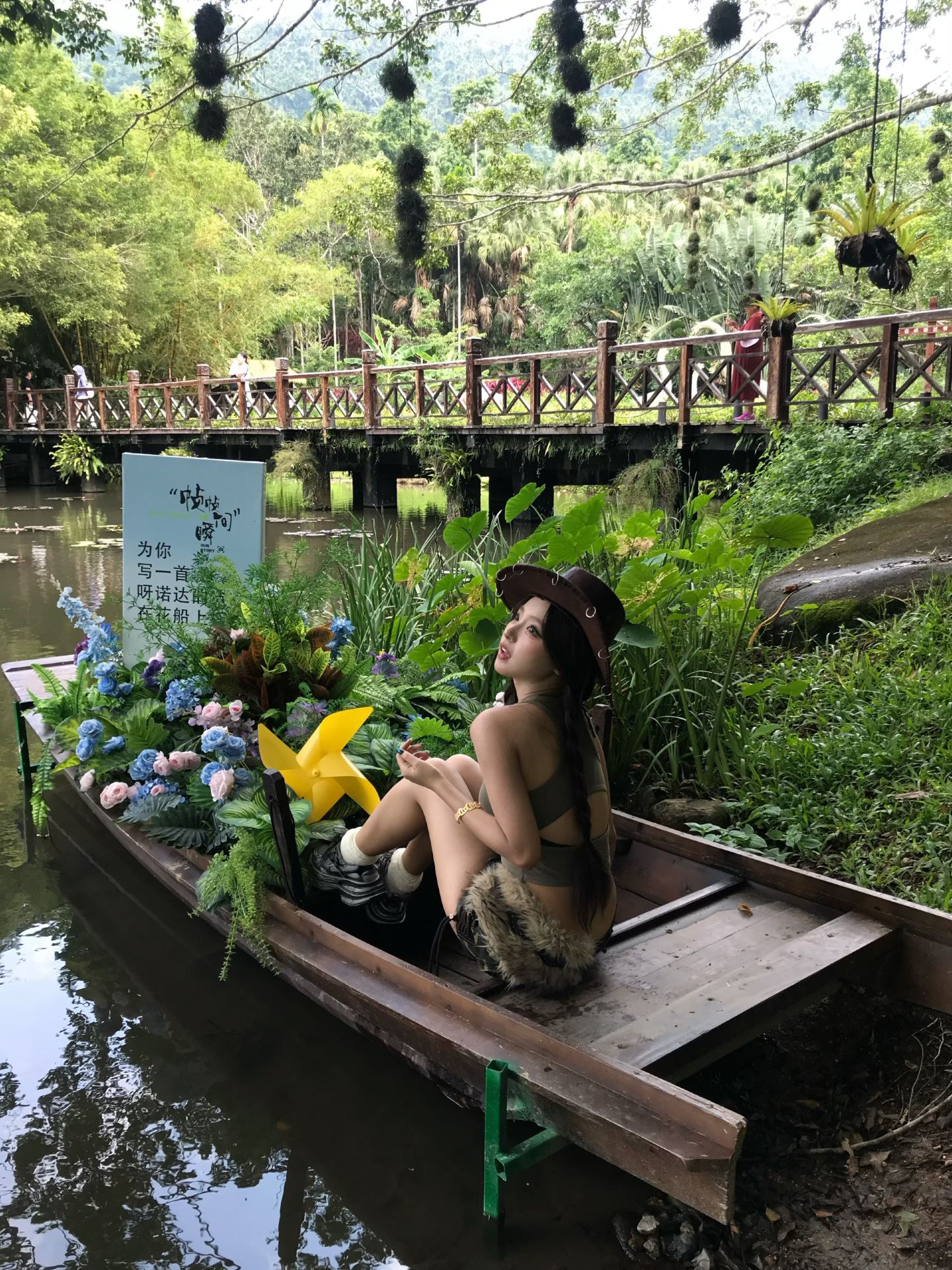 Reborn: escaping to the Sanya rainforest to live like a wildling 🍃🪵