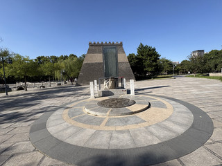 A free park in Handan has surprisingly hidden important historical sites from the Warring States period.