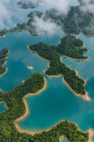 ภาพถ่ายทางอากาศของทะเลสาบว่านหลิวในเมืองเหอหยวน: ภาพอันงดงามของผืนน้ำสีฟ้าใสระยิบระยับและเกาะเล็กเกาะน้อยนับพัน