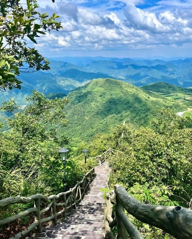 The ultimate guide to Yuntai Mountain, Anhua: Sunrise, tents, and stunning views!