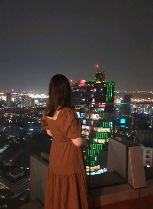 방콕 5성급호텔의 루프탑바 '옥타브'
