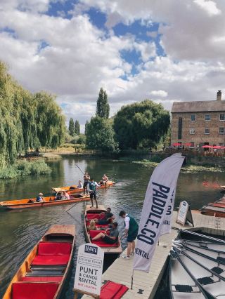 Recommended Cambridge punting trip near London💚 with. Gelato