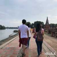 เดินชมความงามวัดไชยวัฒนาราม