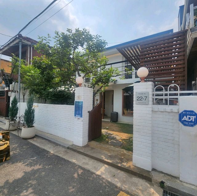 가정집 개조해 아기자기 인스타감성의 용산 카토