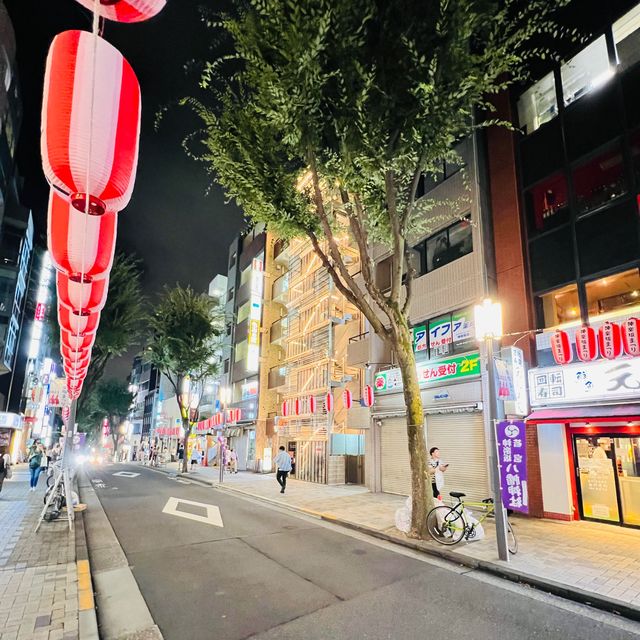🇯🇵 Bustling shopping street