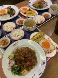 ย้อนเวลาไปกินกระเพราชื่อดังที่สยามเซ็นเตอร์ 