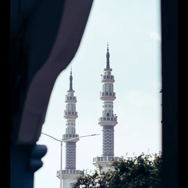 Masjid Sultan Ahmad 🕌🌙:神聖與寧靜的回教寺廟🙏🌺