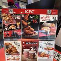 KFC สาขาเสรีไทย กร๊อบ กรอบ