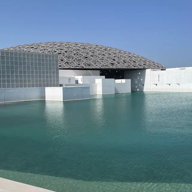 Iconic Louvre Abu Dhabi